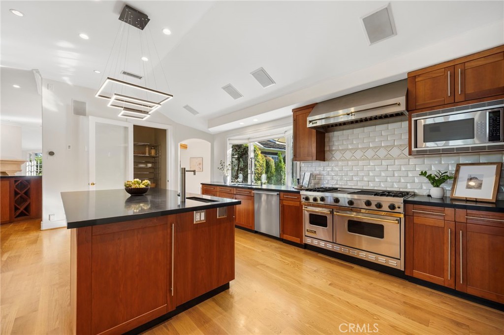630 W Devon