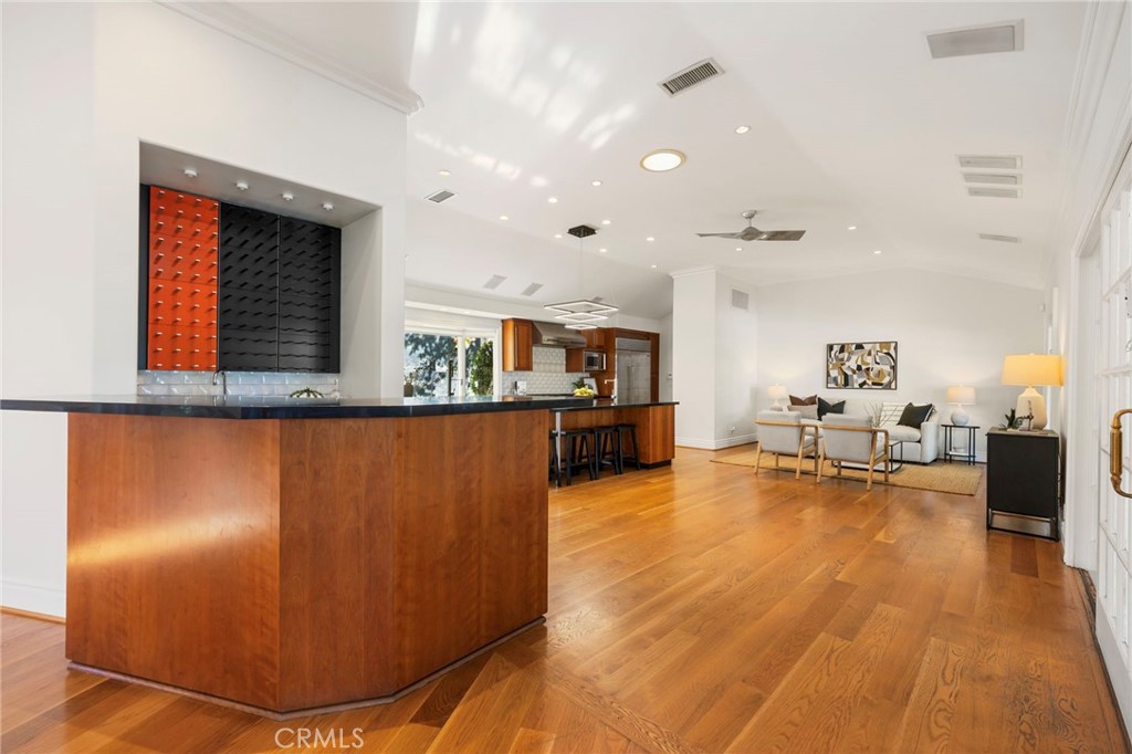 630 W Devon