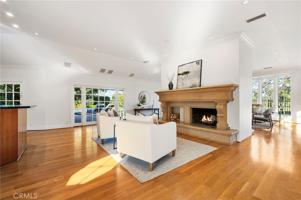 630 W Devon