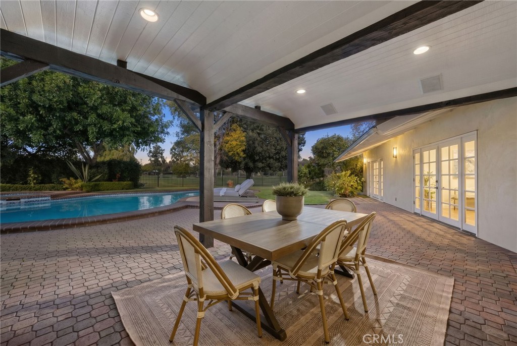 630 W Devon