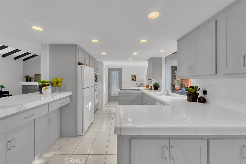 3312 Orangewood Avenue