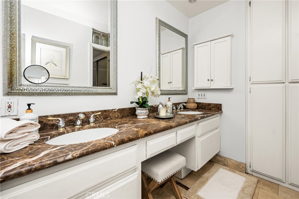 1520 E Newcrest Drive