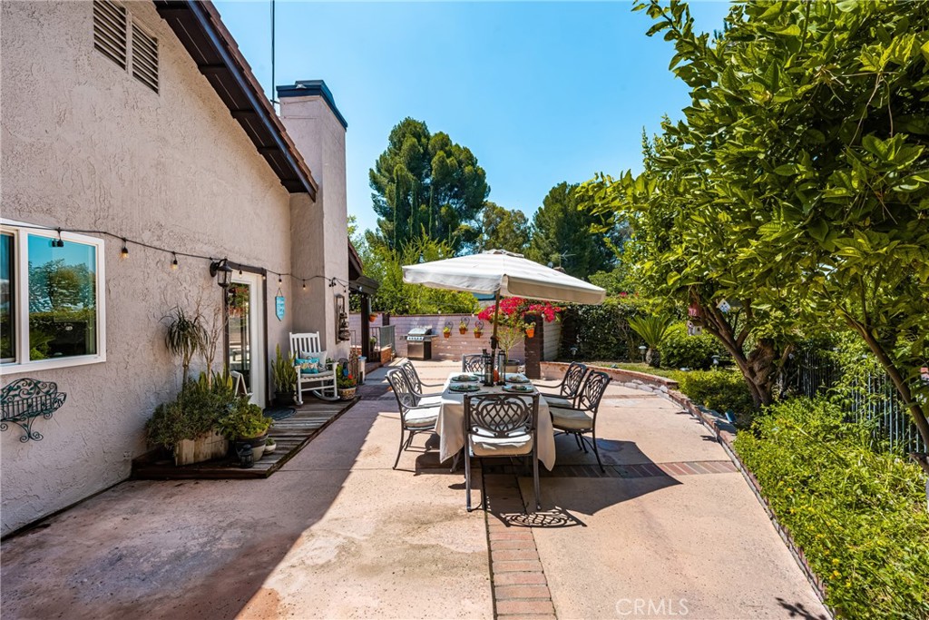 1520 E Newcrest Drive