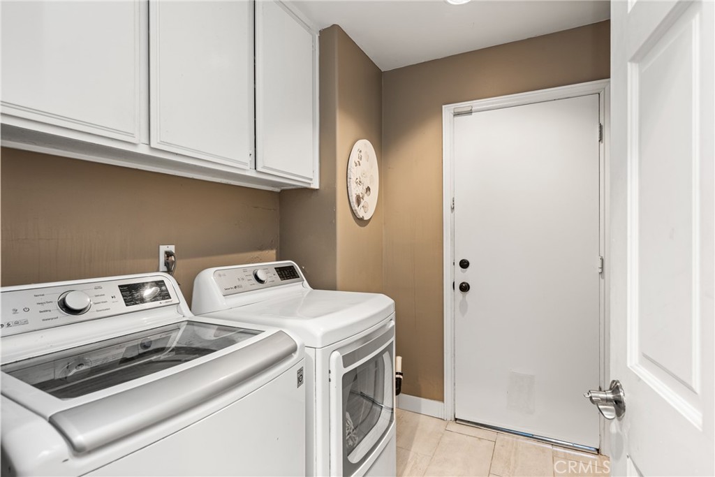 1520 E Newcrest Drive