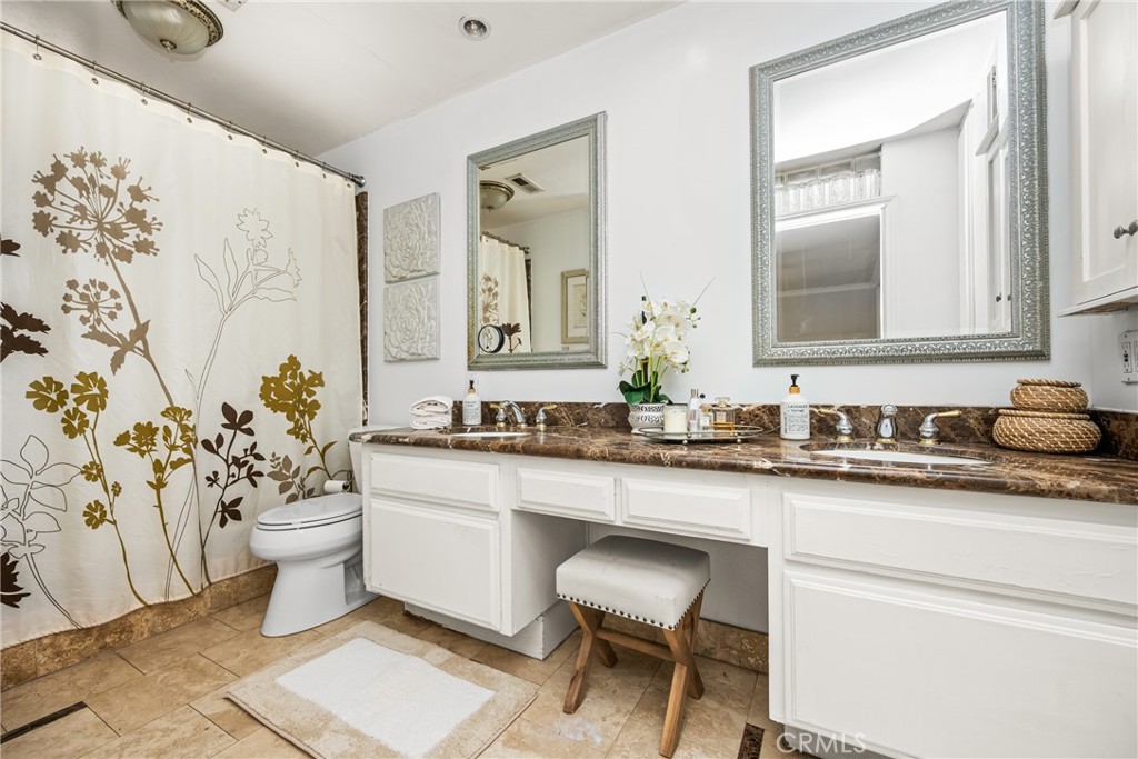 1520 E Newcrest Drive