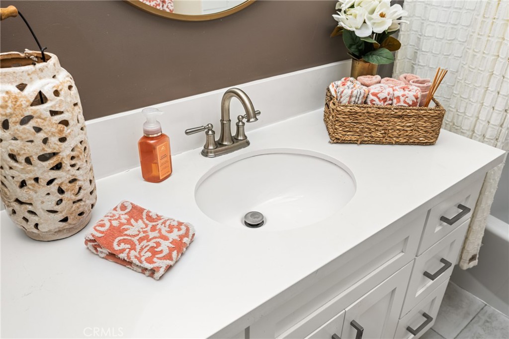 1520 E Newcrest Drive