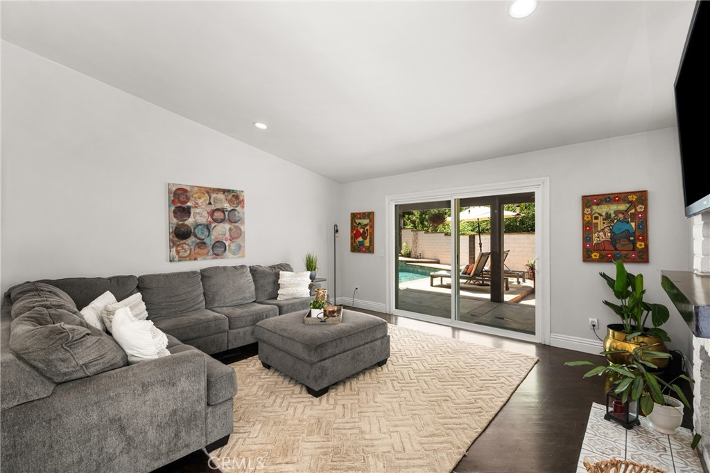 1520 E Newcrest Drive