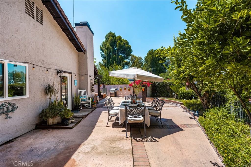 1520 E Newcrest Drive