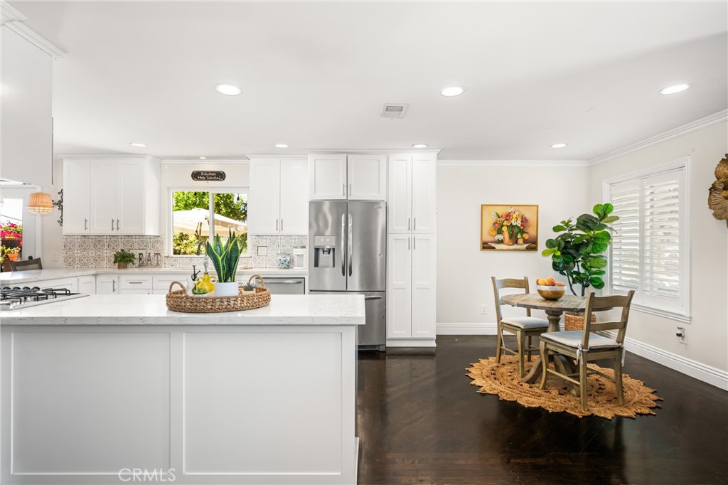 1520 E Newcrest Drive