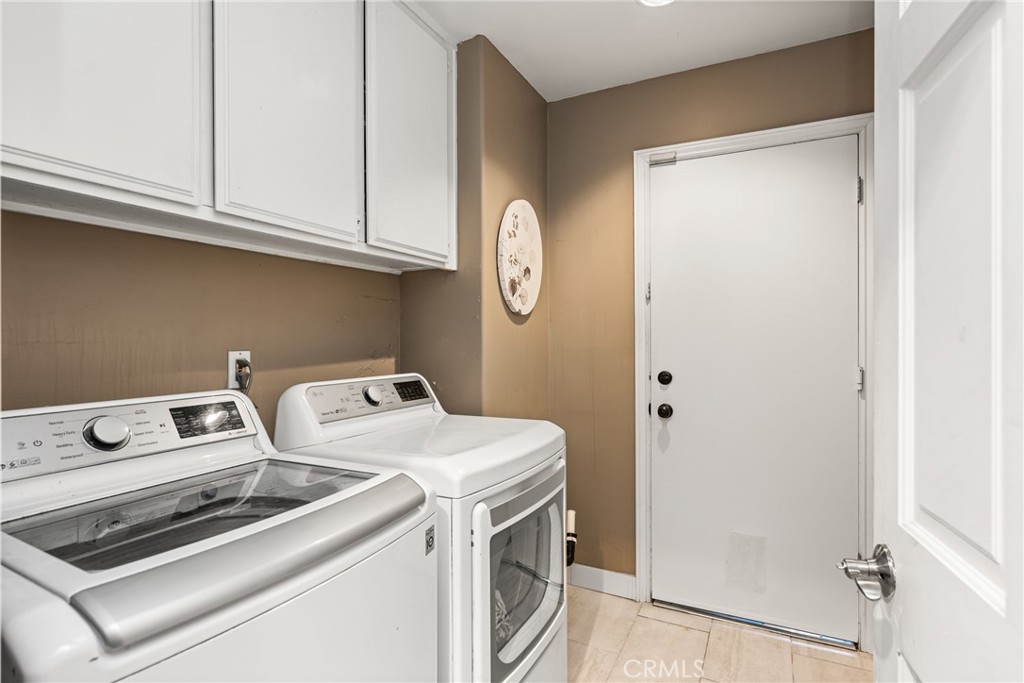 1520 E Newcrest Drive