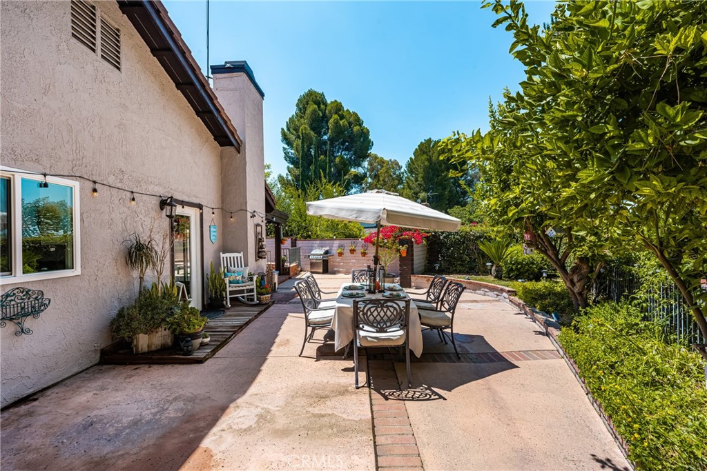 1520 E Newcrest Drive