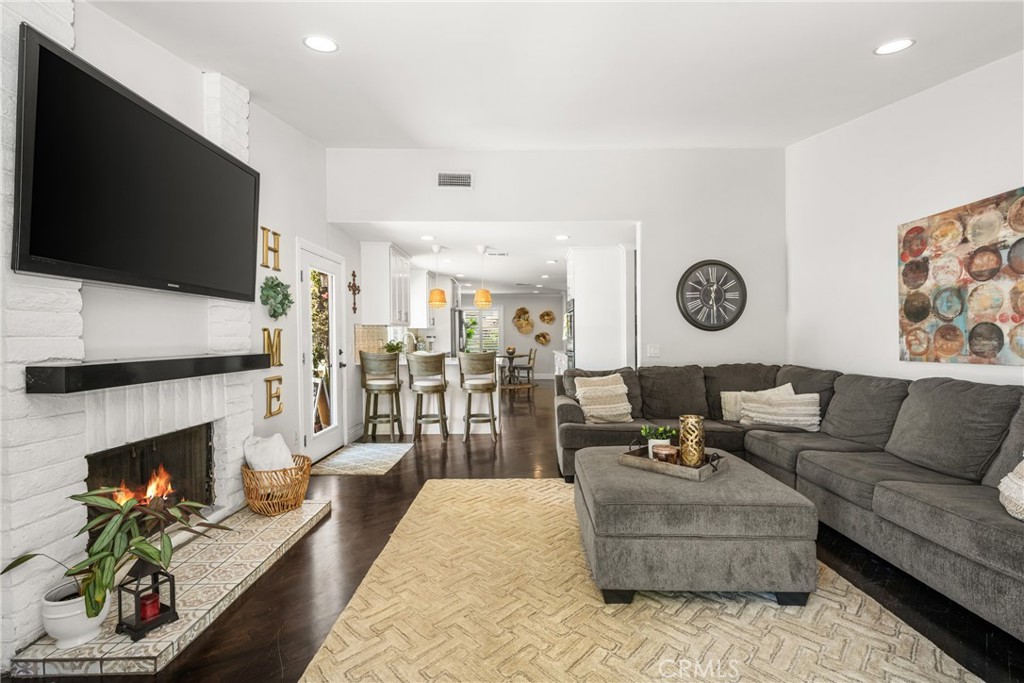 1520 E Newcrest Drive