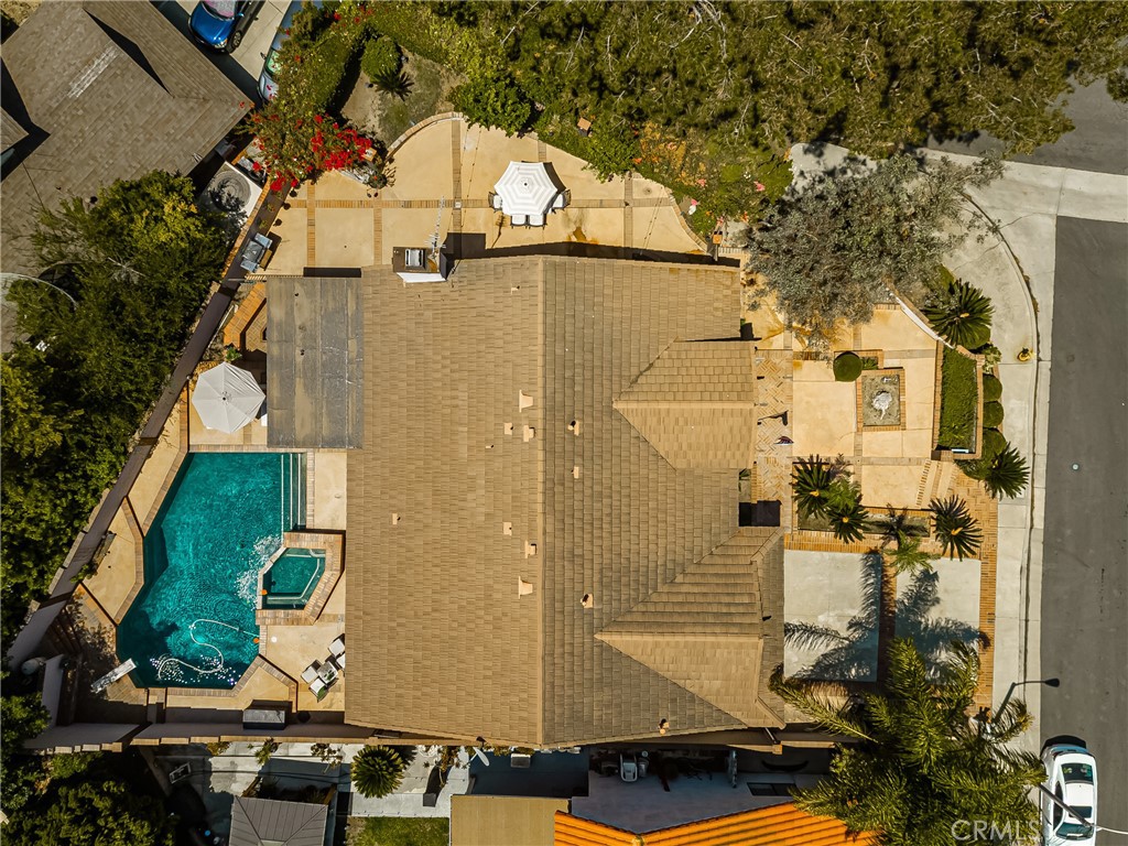 1520 E Newcrest Drive