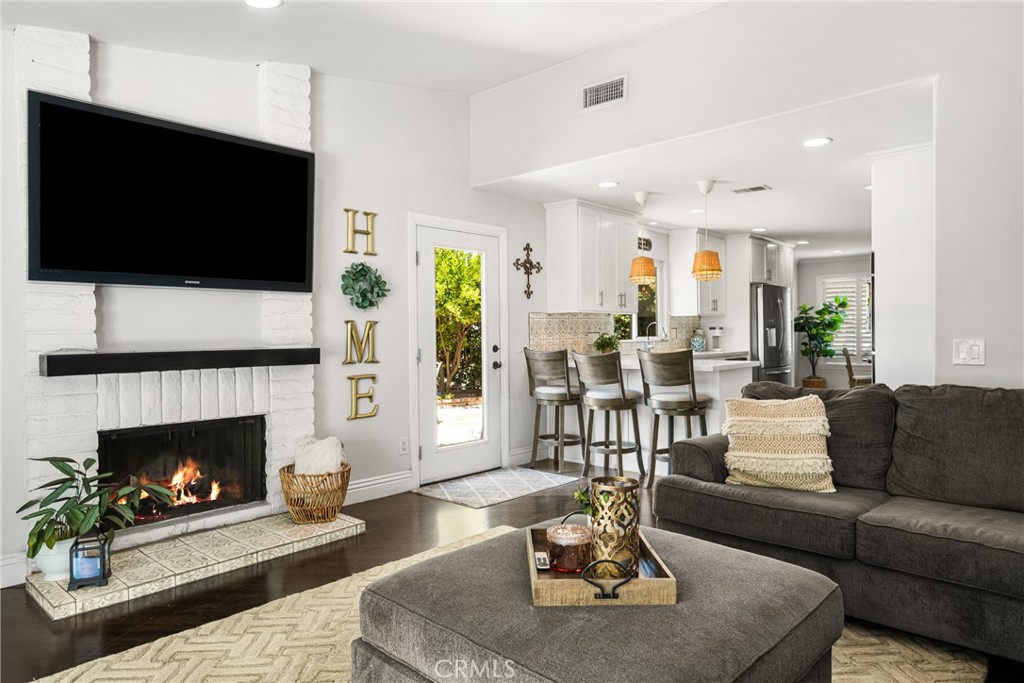 1520 E Newcrest Drive