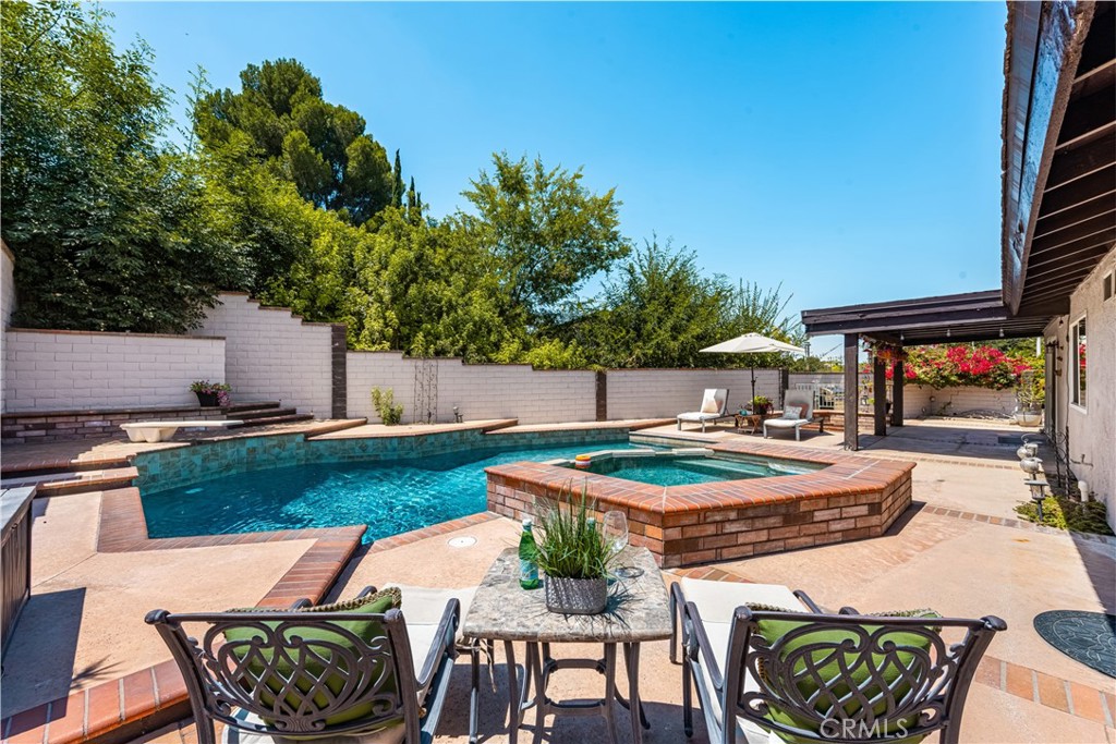 1520 E Newcrest Drive