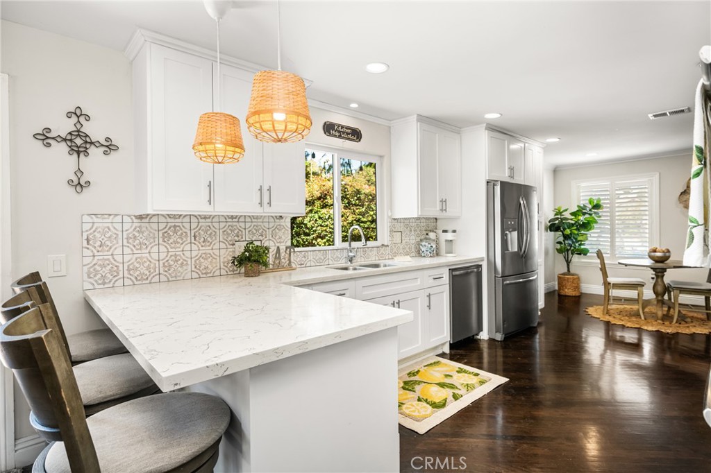 1520 E Newcrest Drive