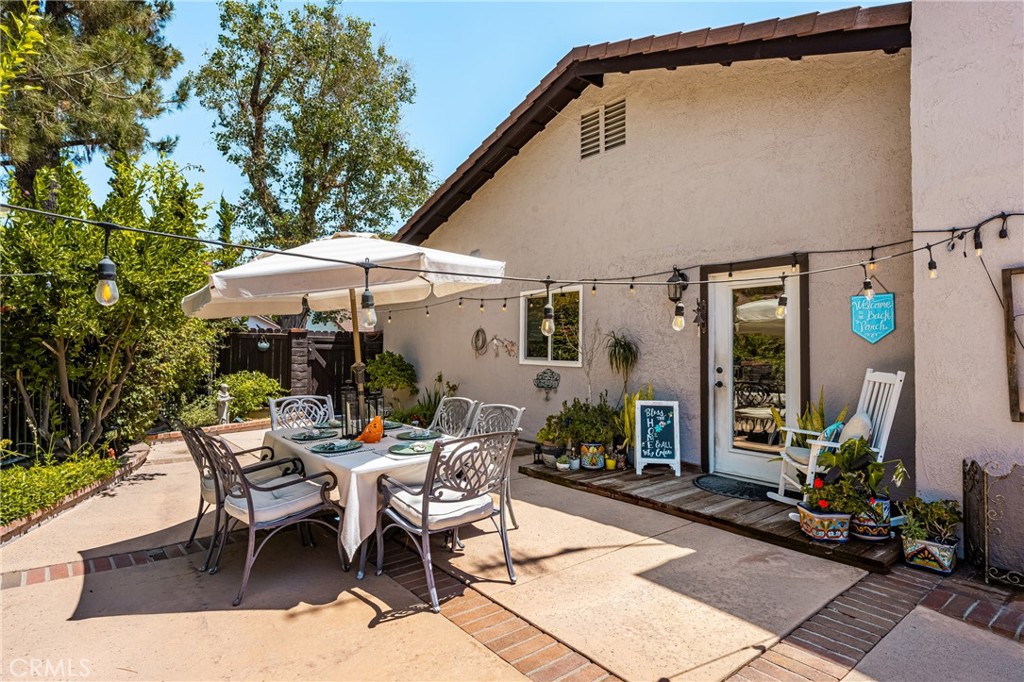 1520 E Newcrest Drive