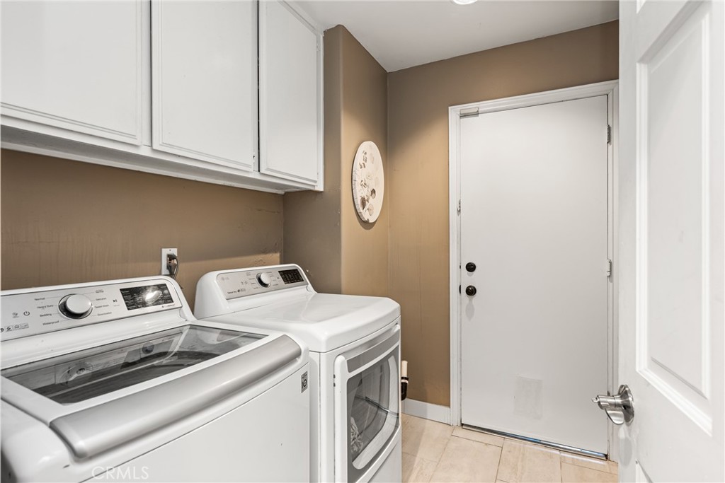 1520 E Newcrest Drive