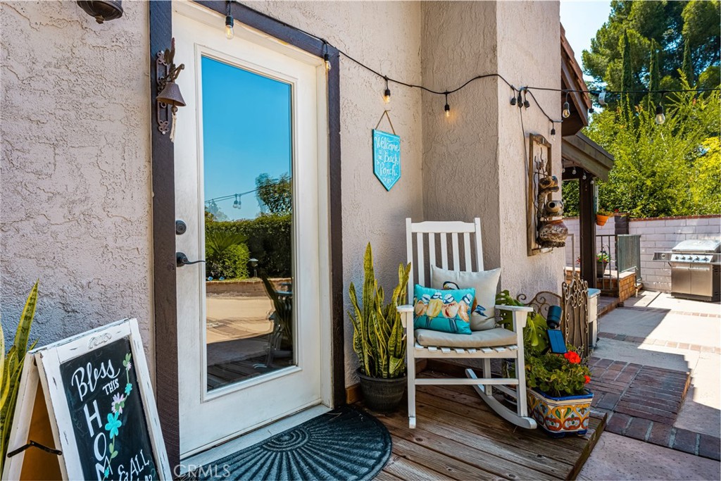 1520 E Newcrest Drive