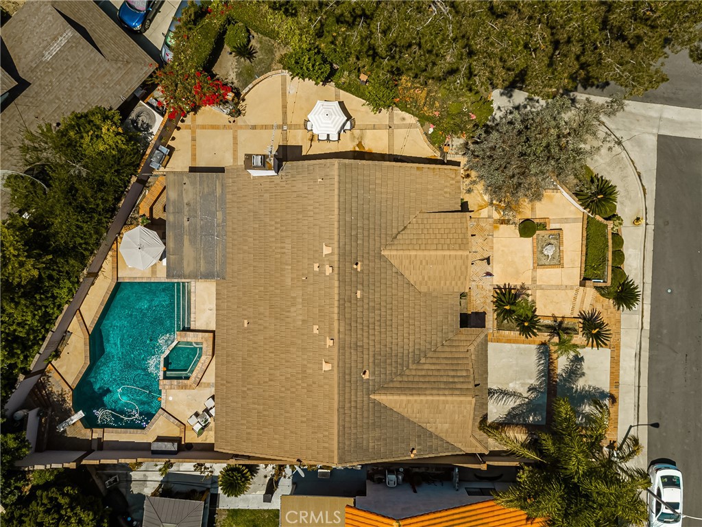 1520 E Newcrest Drive