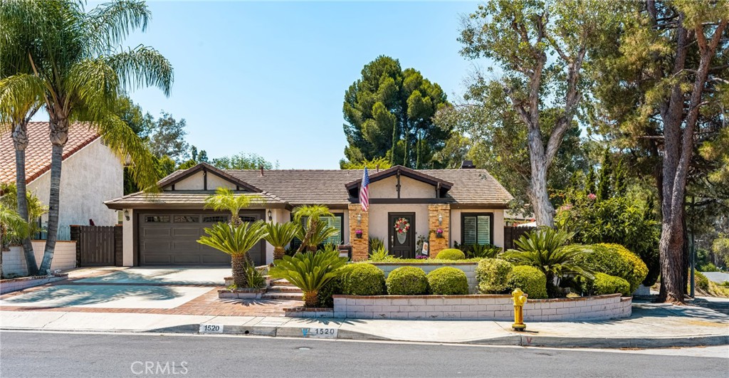 1520 E Newcrest Drive