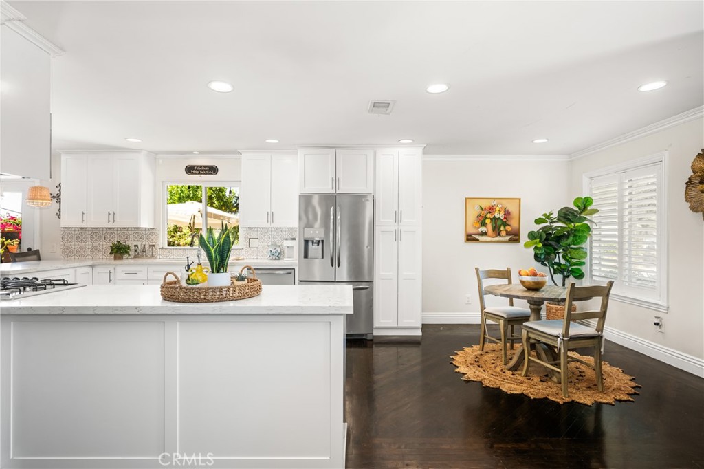 1520 E Newcrest Drive