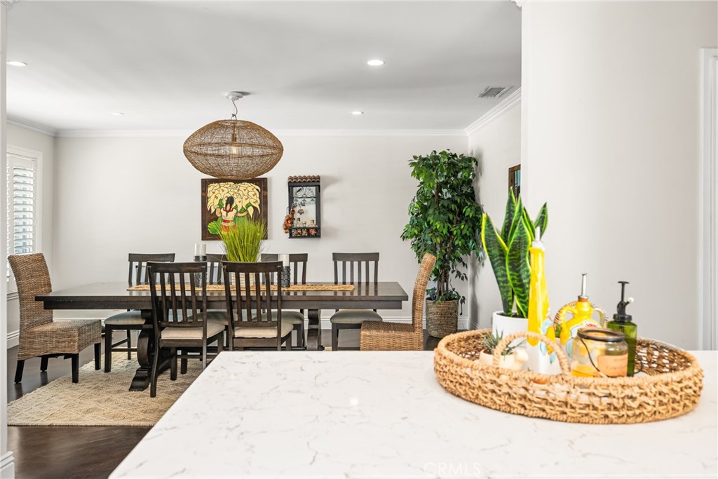 1520 E Newcrest Drive