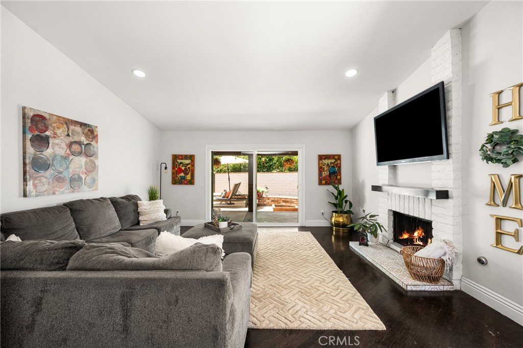 1520 E Newcrest Drive