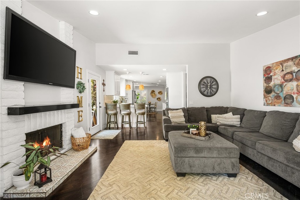 1520 E Newcrest Drive