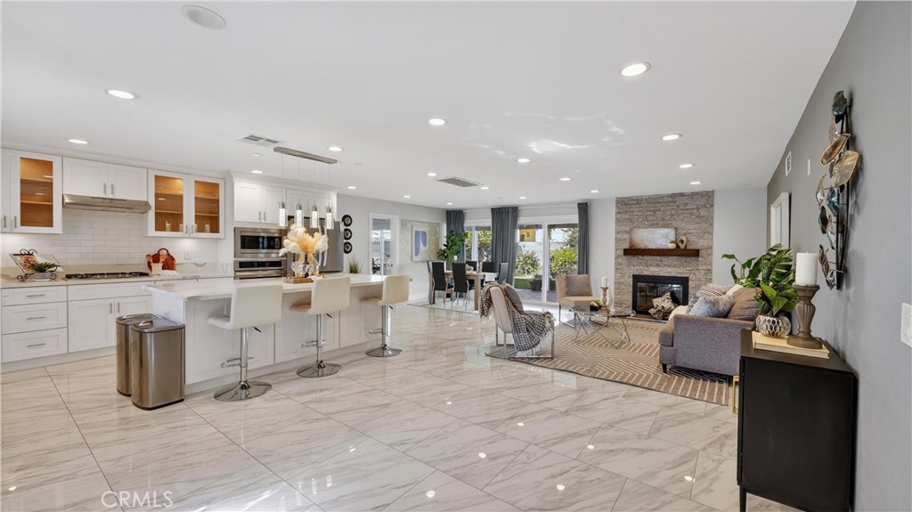 6051 Summerdale