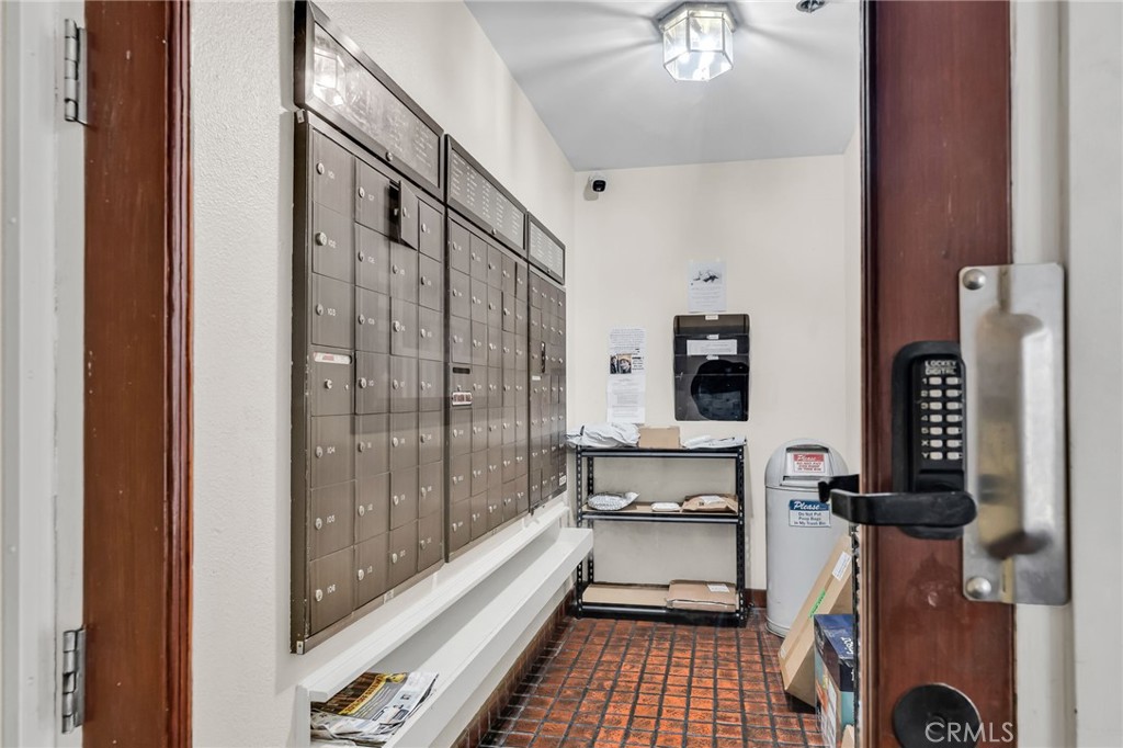 4260 4260 Via Arbolada 206