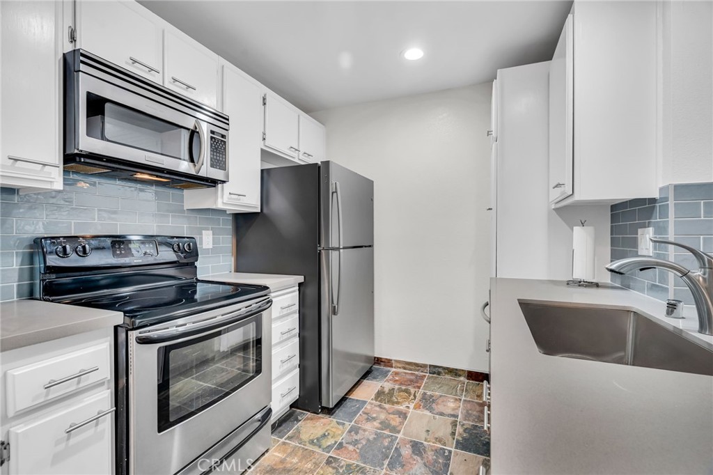 4260 4260 Via Arbolada 206