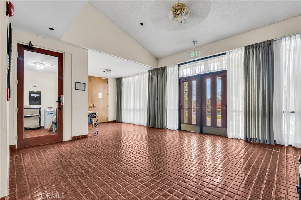 4260 4260 Via Arbolada 206