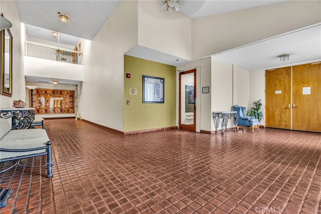 4260 4260 Via Arbolada 206