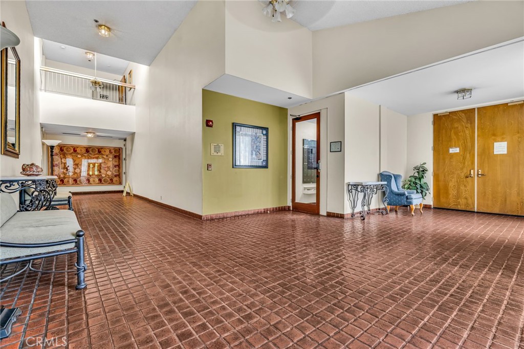 4260 4260 Via Arbolada 206