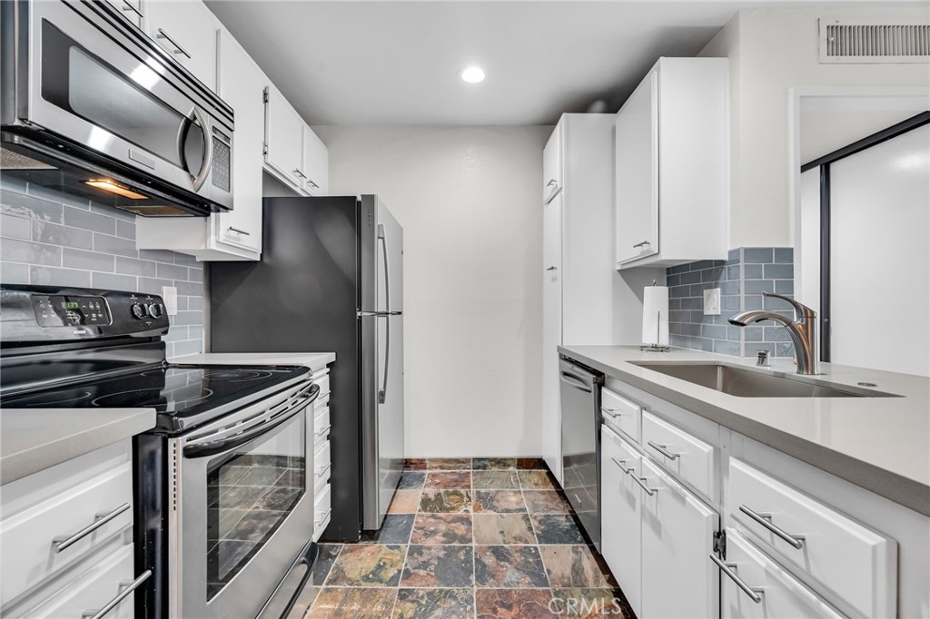 4260 4260 Via Arbolada 206