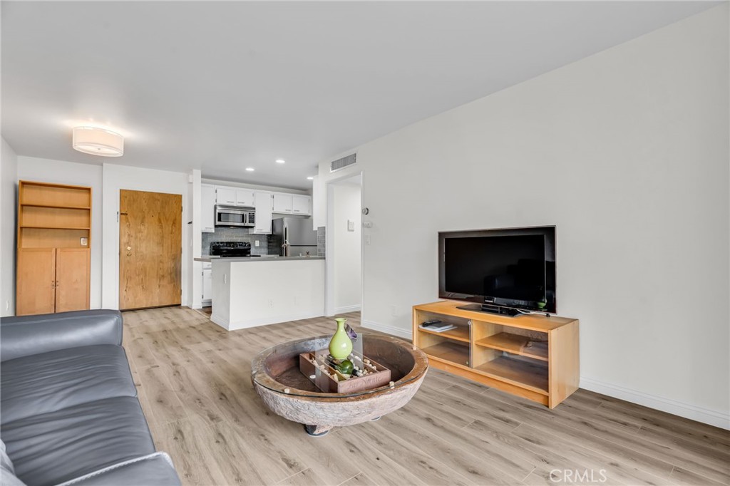 4260 4260 Via Arbolada 206