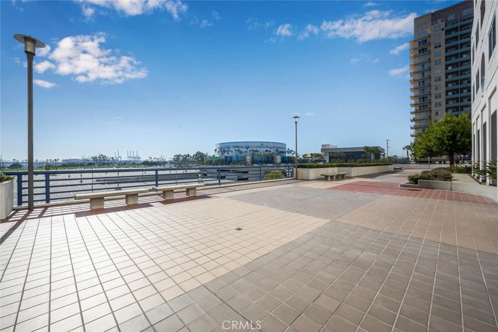 525 525 E Seaside Way 409