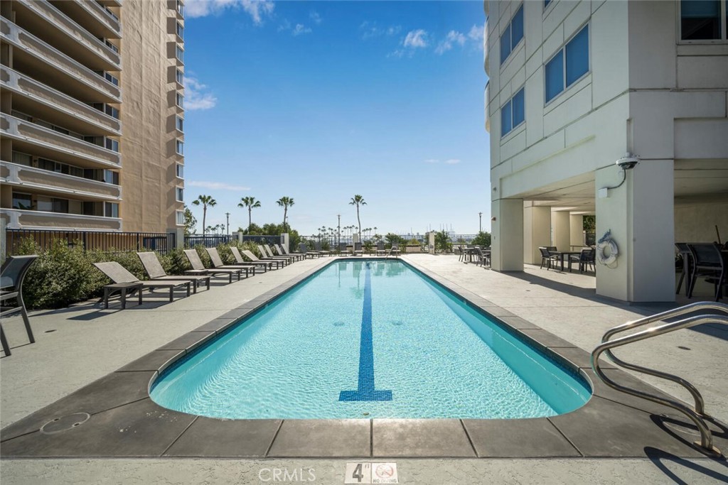 525 525 E Seaside Way 409