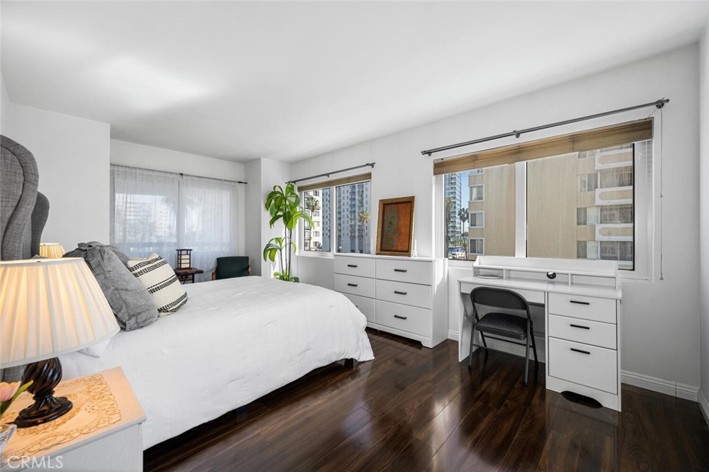 525 525 E Seaside Way 409