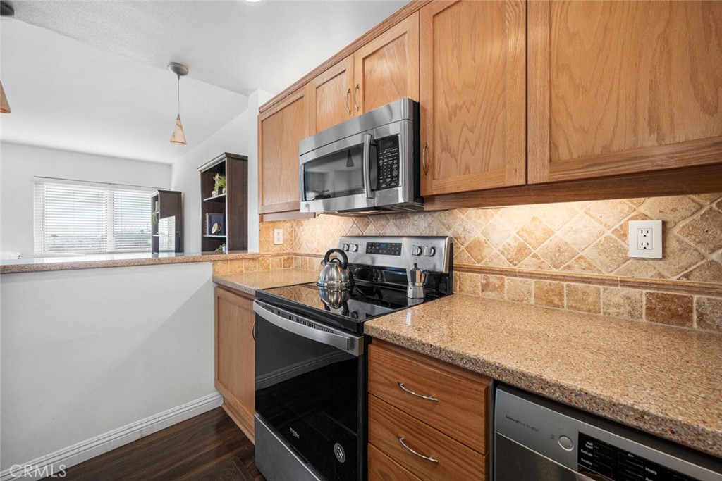 525 525 E Seaside Way 409