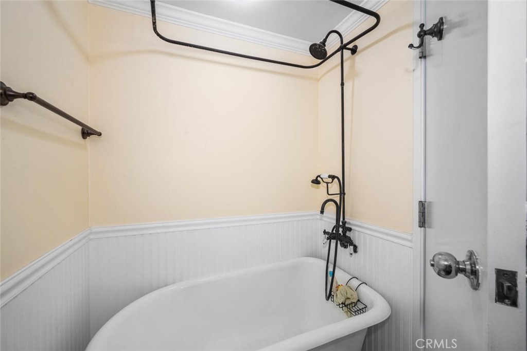 525 525 E Seaside Way 409