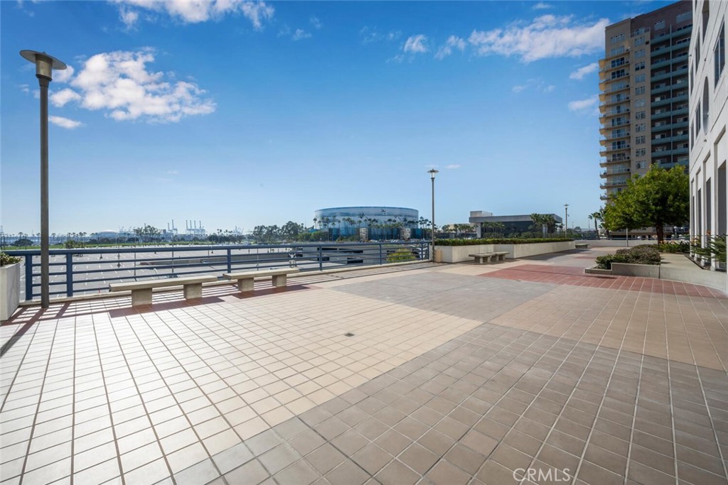 525 525 E Seaside Way 409