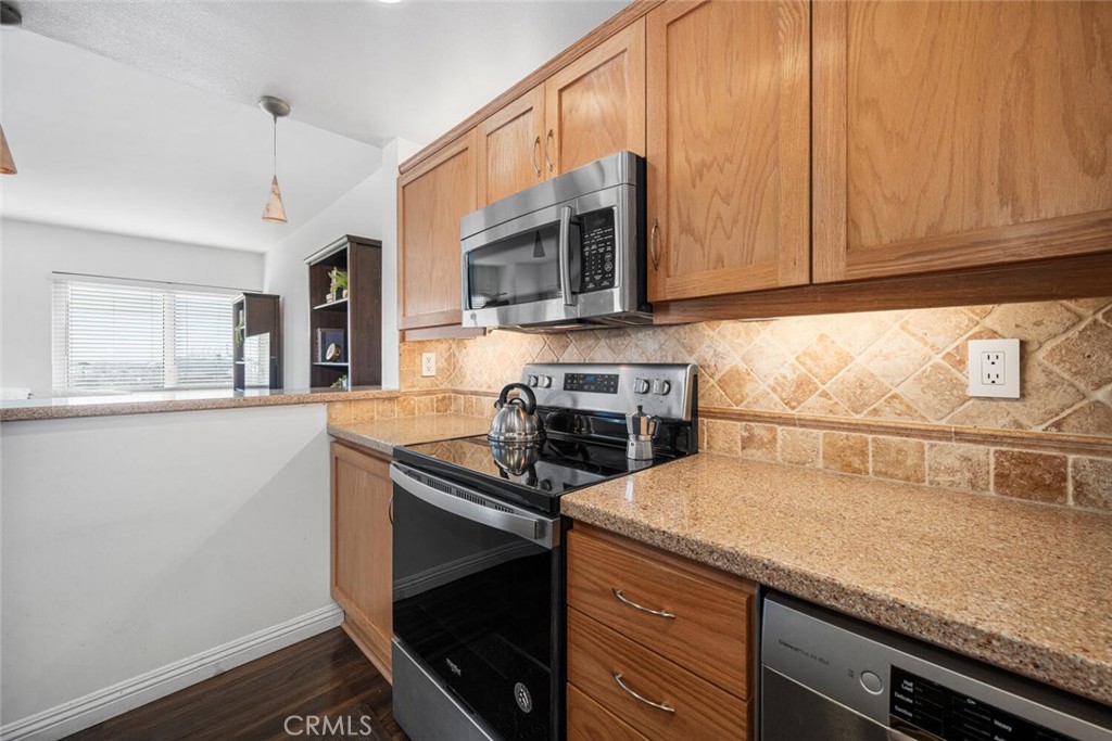 525 525 E Seaside Way 409