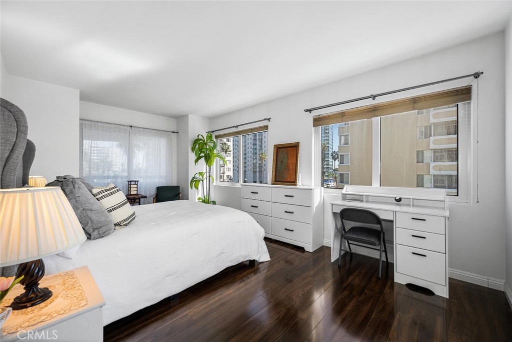 525 525 E Seaside Way 409