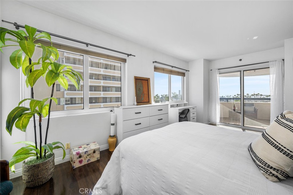 525 525 E Seaside Way 409