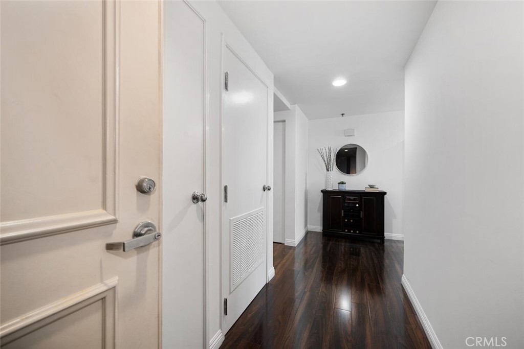 525 525 E Seaside Way 409