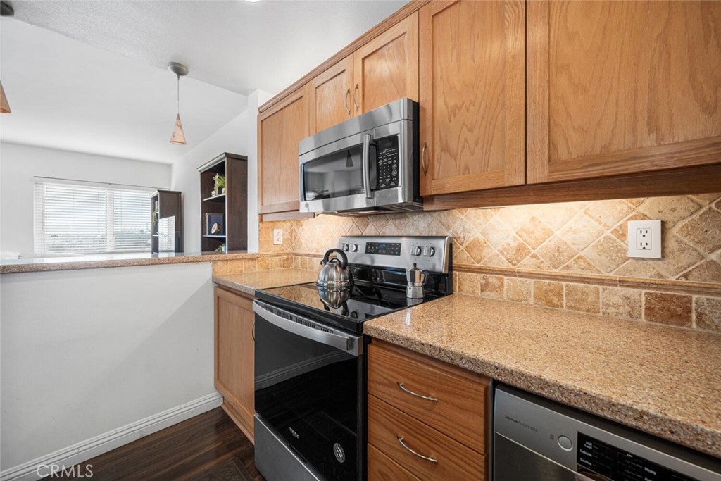 525 525 E Seaside Way 409