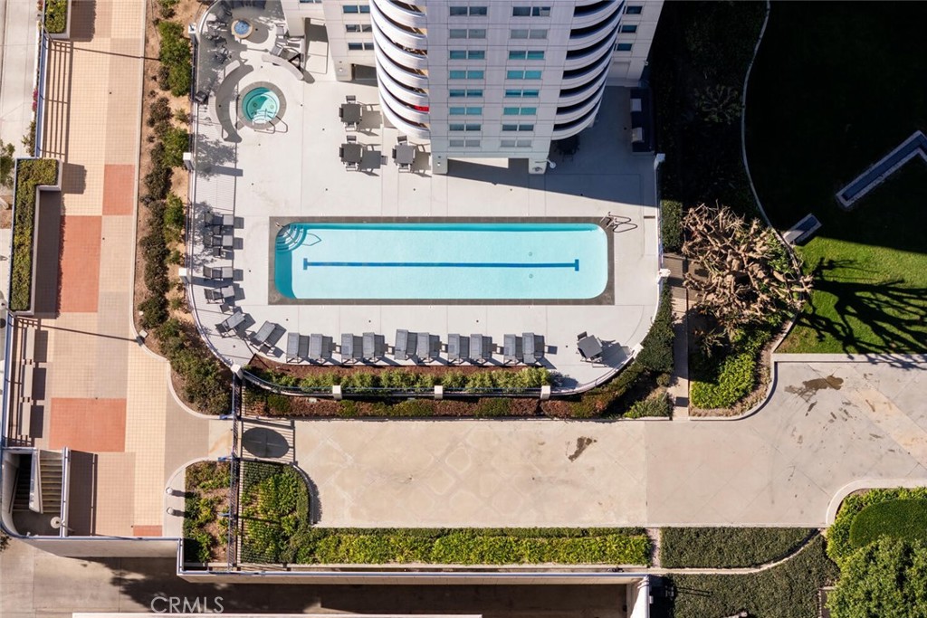 525 525 E Seaside Way 409