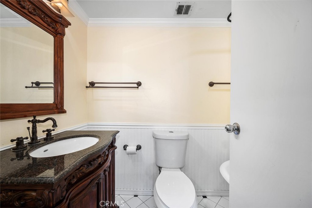 525 525 E Seaside Way 409